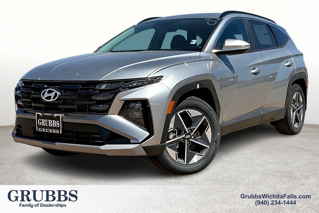 2025 Hyundai Tucson SEL Convenience in Shimmering Silver — front three-quarter view