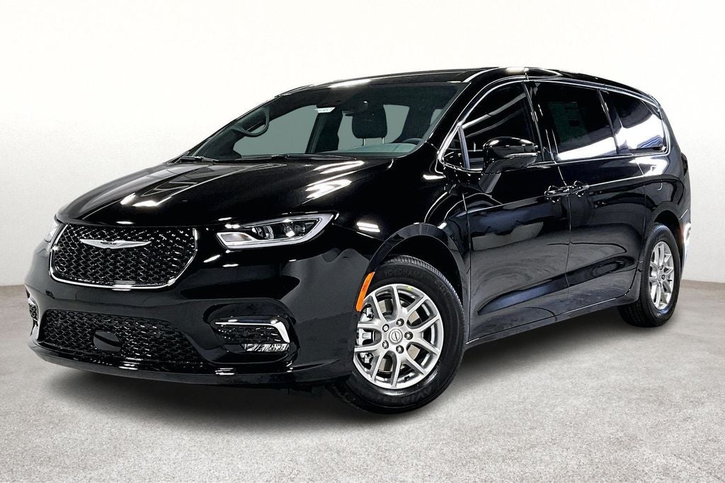 2026 Chrysler Pacifica — side profile view