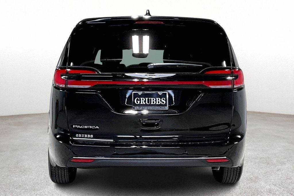 2026 Chrysler Pacifica — detail view