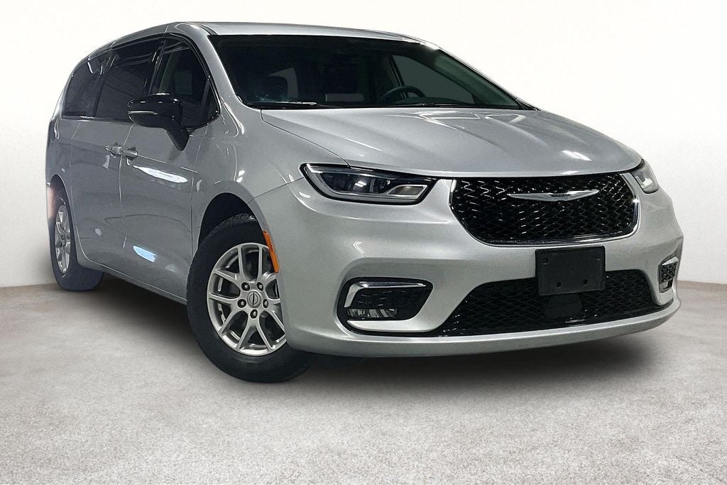 2024 Chrysler Pacifica Touring L in Silver Mist Clearcoat — front three-quarter view
