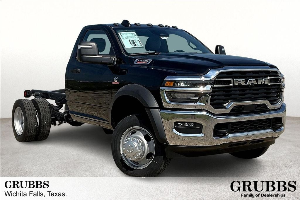 2025 RAM 4500 Chassis RAM 4500 TRADESMAN CHASSIS REGULAR CAB 4X2 60' CA in Diamond Black Crystal Pearlcoat — front three-quarter view