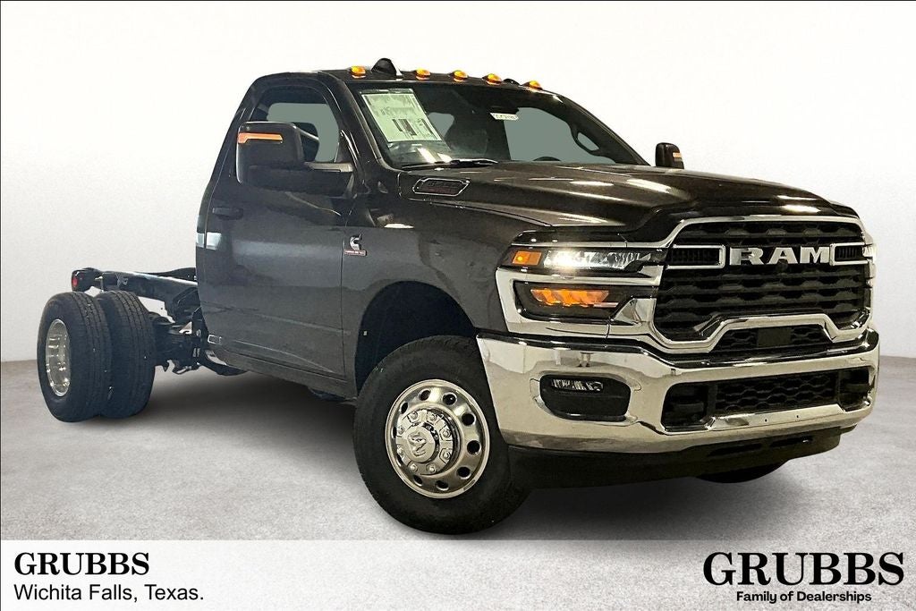 2025 RAM Ram 3500 Chassis Cab RAM 3500 TRADESMAN CHASSIS REGULAR CAB 4X2 60' CA in Granite Crystal Metallic Clear-Coat Exterior Paint —...